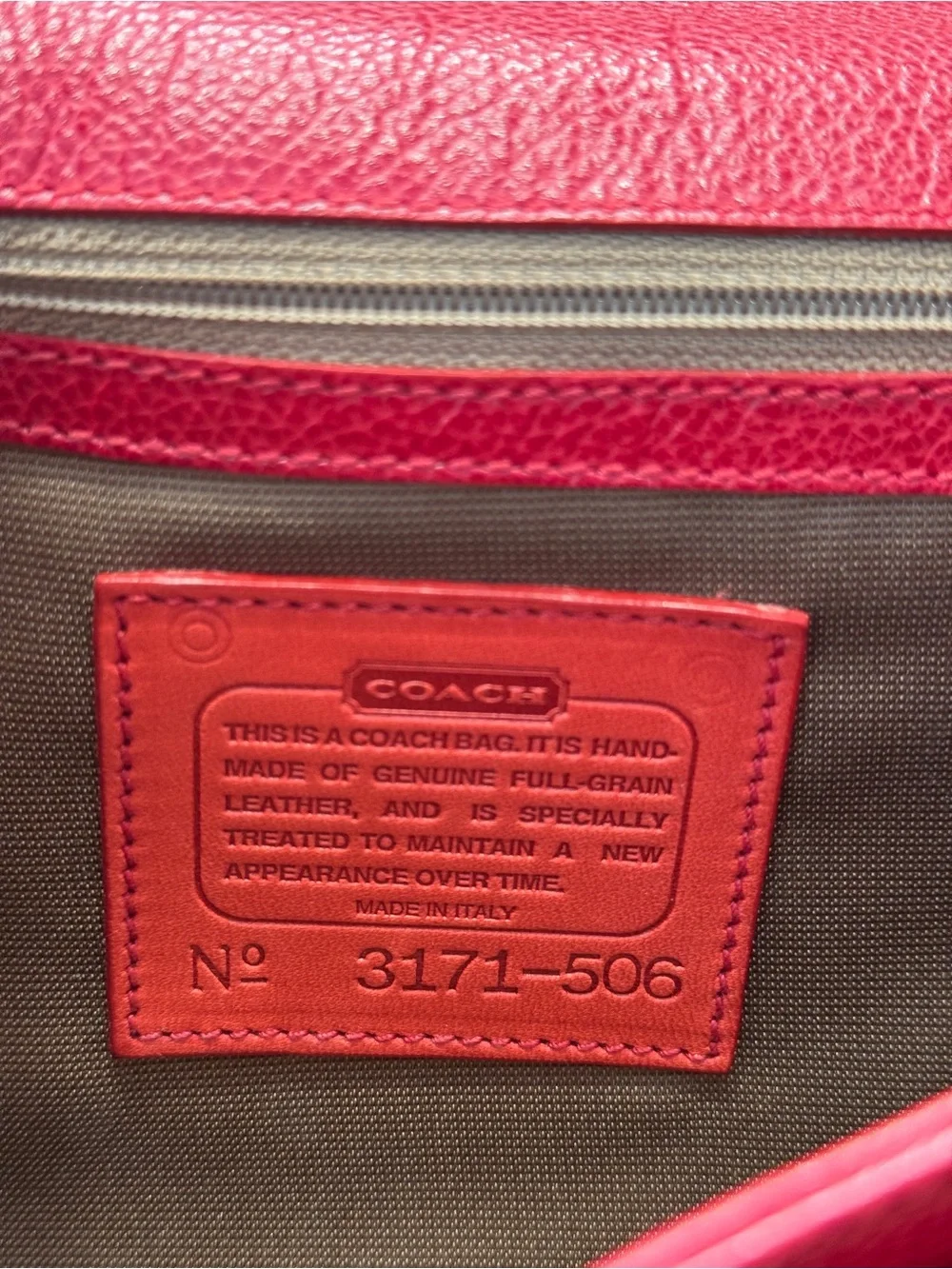 Vintage Coach Made in Italy Red Pebbled Leather Turn Lock Shoulder Bag - Picture 9 of 16